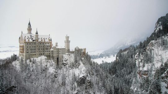 O Castelo de Gelo e a Luz da Caridade